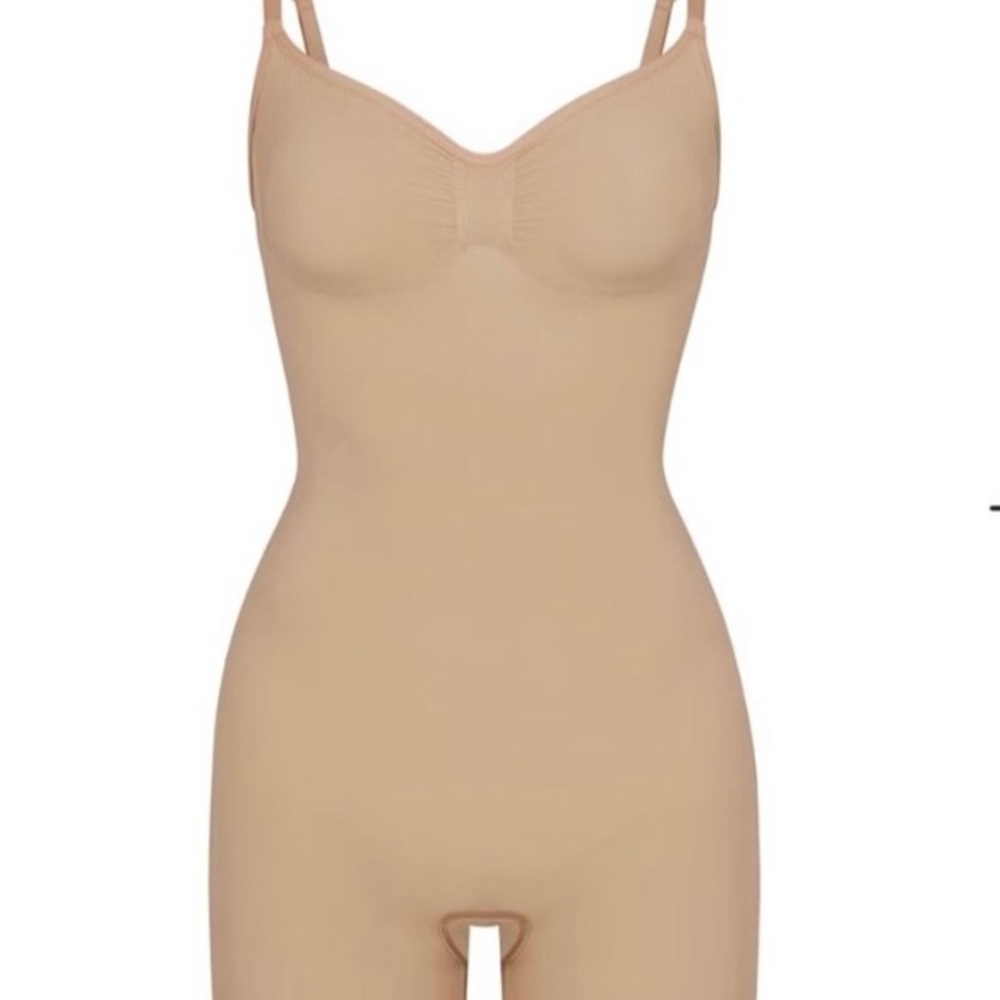 SKIMS Sz Small Clay Sculpting Mid Thigh Bodysuit